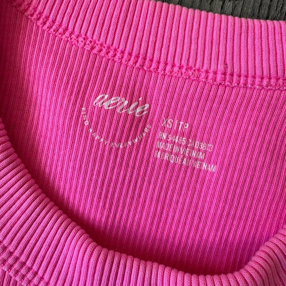Aerie Hot Pink Ribbed Crop Top- Size XS - Picture 2 of 2